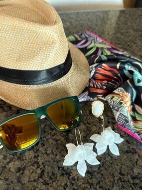 Capsule Accessory Wardrobe — Elegant Women’s Accessories Bundle - Resort